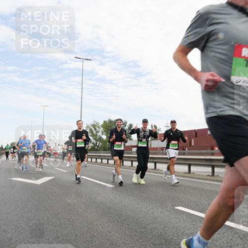 03.10.2025 - Köhlbrandbrückenlauf Matties Gatica Varas http://msf.ph/oto/9171614 03.10.2025 15:17:28 Position 3 123 meine-sportfotos.de