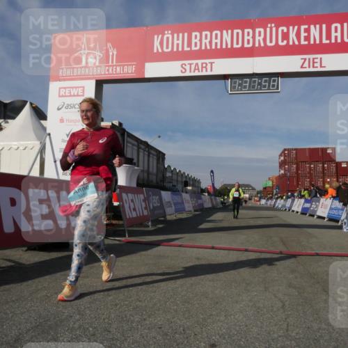03.10.2025 - Köhlbrandbrückenlauf Matties Gatica Varas http://msf.ph/oto/9171615 03.10.2025 10:37:59 Ziel 2505 meine-sportfotos.de