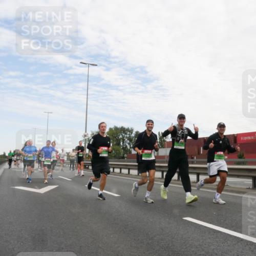 03.10.2025 - Köhlbrandbrückenlauf Matties Gatica Varas http://msf.ph/oto/9171616 03.10.2025 15:17:29 Position 3  meine-sportfotos.de