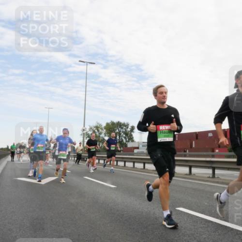 03.10.2025 - Köhlbrandbrückenlauf Matties Gatica Varas http://msf.ph/oto/9171619 03.10.2025 15:17:30 Position 3 11, 8925 meine-sportfotos.de