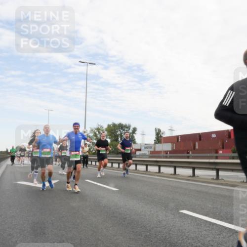 03.10.2025 - Köhlbrandbrückenlauf Matties Gatica Varas http://msf.ph/oto/9171621 03.10.2025 15:17:30 Position 3  meine-sportfotos.de