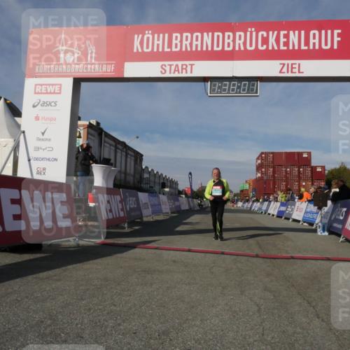 03.10.2025 - Köhlbrandbrückenlauf Matties Gatica Varas http://msf.ph/oto/9171622 03.10.2025 10:38:03 Ziel 2505, 2688 meine-sportfotos.de