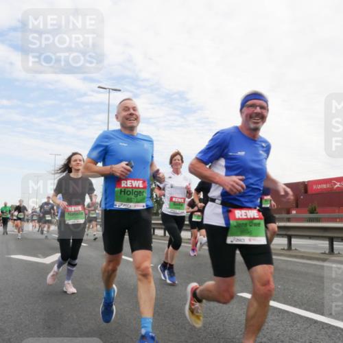 03.10.2025 - Köhlbrandbrückenlauf Matties Gatica Varas http://msf.ph/oto/9171627 03.10.2025 15:17:32 Position 3 8813 meine-sportfotos.de