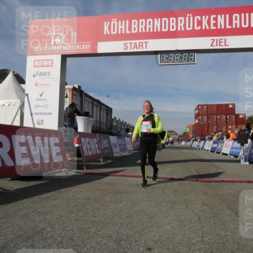03.10.2025 - Köhlbrandbrückenlauf Matties Gatica Varas http://msf.ph/oto/9171628 03.10.2025 10:38:04 Ziel 2505, 2688 meine-sportfotos.de
