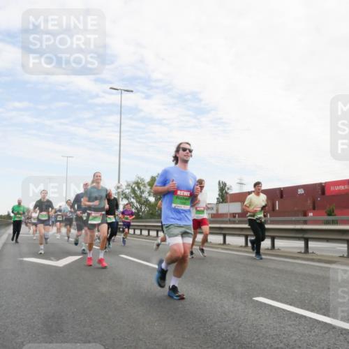 03.10.2025 - Köhlbrandbrückenlauf Matties Gatica Varas http://msf.ph/oto/9171631 03.10.2025 15:17:34 Position 3  meine-sportfotos.de