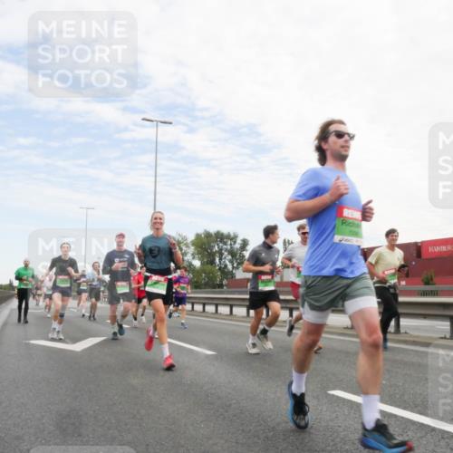 03.10.2025 - Köhlbrandbrückenlauf Matties Gatica Varas http://msf.ph/oto/9171633 03.10.2025 15:17:34 Position 3 720 meine-sportfotos.de