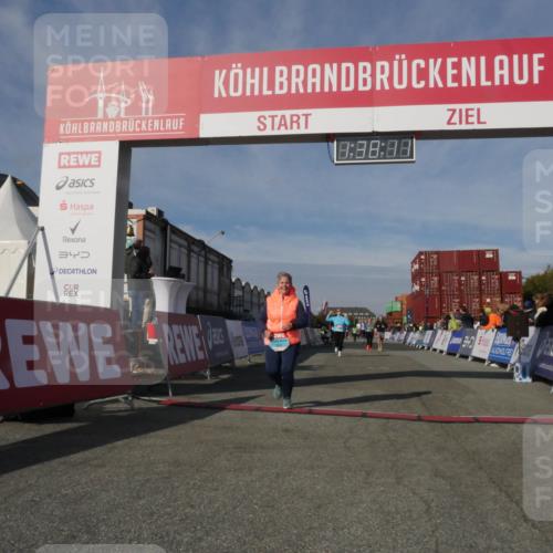 03.10.2025 - Köhlbrandbrückenlauf Matties Gatica Varas http://msf.ph/oto/9171639 03.10.2025 10:38:13 Ziel 1136, 1254, 2597, 2659, 2688 meine-sportfotos.de