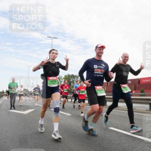 03.10.2025 - Köhlbrandbrückenlauf Matties Gatica Varas http://msf.ph/oto/9171641 03.10.2025 15:17:36 Position 3 7252, 8348 meine-sportfotos.de