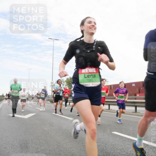 03.10.2025 - Köhlbrandbrückenlauf Matties Gatica Varas http://msf.ph/oto/9171643 03.10.2025 15:17:37 Position 3 7252 meine-sportfotos.de