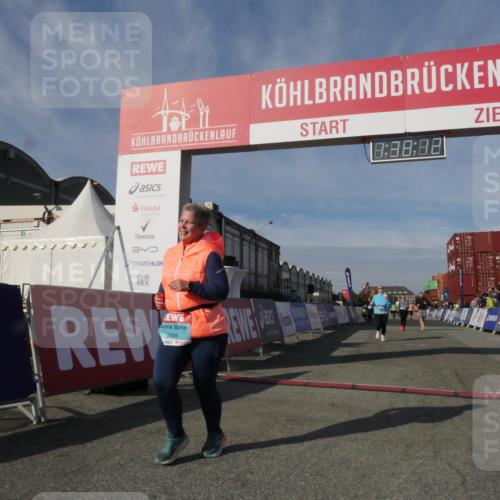 03.10.2025 - Köhlbrandbrückenlauf Matties Gatica Varas http://msf.ph/oto/9171644 03.10.2025 10:38:14 Ziel 1136, 1254, 2597, 2602, 2659 meine-sportfotos.de