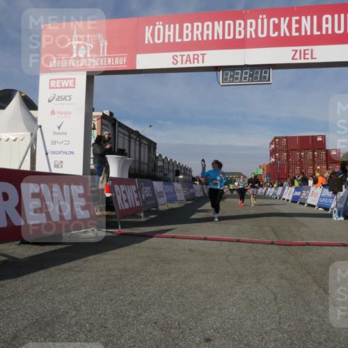03.10.2025 - Köhlbrandbrückenlauf Matties Gatica Varas http://msf.ph/oto/9171648 03.10.2025 10:38:16 Ziel 1136, 1254, 2597, 2602, 2659 meine-sportfotos.de