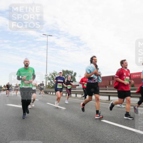 03.10.2025 - Köhlbrandbrückenlauf Matties Gatica Varas http://msf.ph/oto/9171649 03.10.2025 15:17:38 Position 3 7159 meine-sportfotos.de