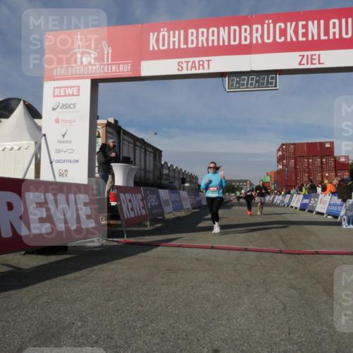 03.10.2025 - Köhlbrandbrückenlauf Matties Gatica Varas http://msf.ph/oto/9171650 03.10.2025 10:38:17 Ziel 1136, 1254, 2597, 2602, 2659 meine-sportfotos.de