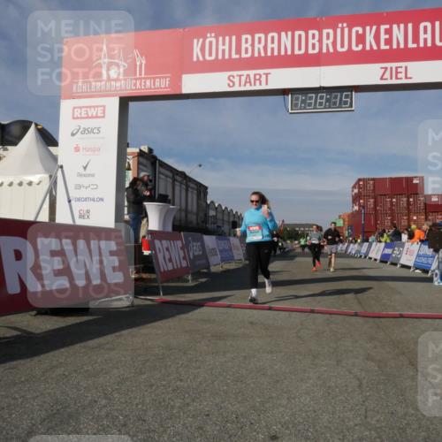 03.10.2025 - Köhlbrandbrückenlauf Matties Gatica Varas http://msf.ph/oto/9171653 03.10.2025 10:38:17 Ziel 1136, 1254, 2597, 2602, 2659 meine-sportfotos.de