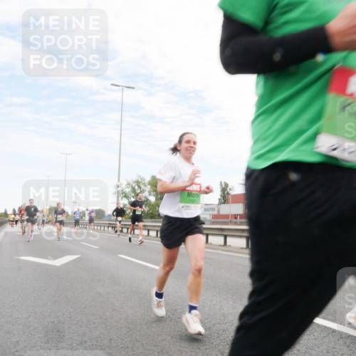 03.10.2025 - Köhlbrandbrückenlauf Matties Gatica Varas http://msf.ph/oto/9171654 03.10.2025 15:17:40 Position 3 7437 meine-sportfotos.de