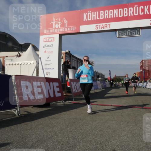 03.10.2025 - Köhlbrandbrückenlauf Matties Gatica Varas http://msf.ph/oto/9171656 03.10.2025 10:38:18 Ziel 1136, 1254, 2453, 2602, 2659 meine-sportfotos.de
