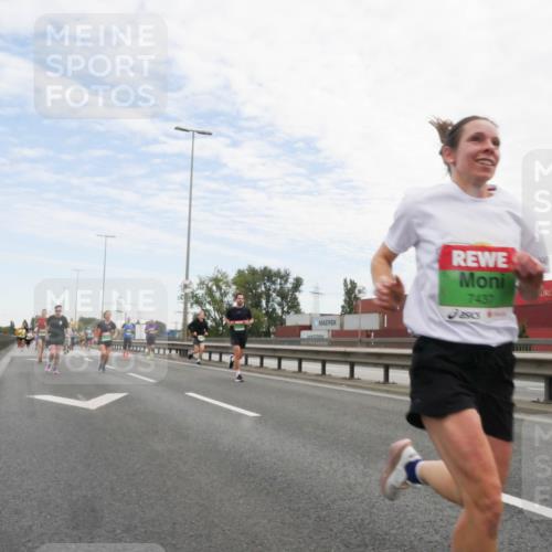 03.10.2025 - Köhlbrandbrückenlauf Matties Gatica Varas http://msf.ph/oto/9171657 03.10.2025 15:17:40 Position 3 7437 meine-sportfotos.de