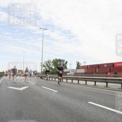 03.10.2025 - Köhlbrandbrückenlauf Matties Gatica Varas http://msf.ph/oto/9171659 03.10.2025 15:17:41 Position 3  meine-sportfotos.de