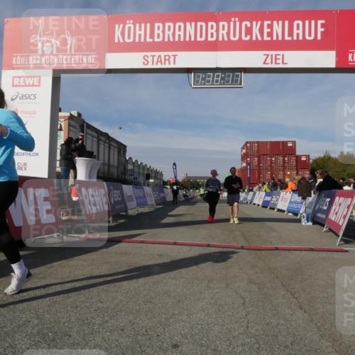03.10.2025 - Köhlbrandbrückenlauf Matties Gatica Varas http://msf.ph/oto/9171661 03.10.2025 10:38:19 Ziel 1136, 1254, 2453, 2602, 2659, 3097 meine-sportfotos.de
