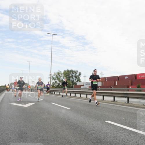 03.10.2025 - Köhlbrandbrückenlauf Matties Gatica Varas http://msf.ph/oto/9171662 03.10.2025 15:17:42 Position 3  meine-sportfotos.de