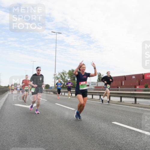 03.10.2025 - Köhlbrandbrückenlauf Matties Gatica Varas http://msf.ph/oto/9171670 03.10.2025 15:17:44 Position 3 1 meine-sportfotos.de