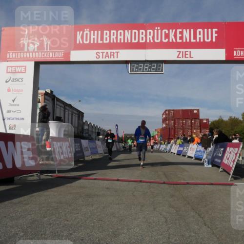 03.10.2025 - Köhlbrandbrückenlauf Matties Gatica Varas http://msf.ph/oto/9171674 03.10.2025 10:38:23 Ziel 2453, 2602, 2659, 3097 meine-sportfotos.de