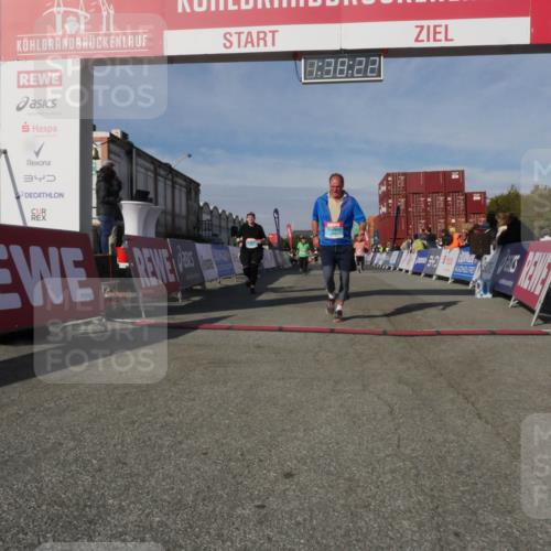 03.10.2025 - Köhlbrandbrückenlauf Matties Gatica Varas http://msf.ph/oto/9171679 03.10.2025 10:38:24 Ziel 2453, 2602, 2659, 3097 meine-sportfotos.de