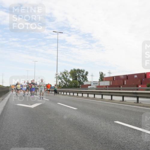 03.10.2025 - Köhlbrandbrückenlauf Matties Gatica Varas http://msf.ph/oto/9171684 03.10.2025 15:17:47 Position 3  meine-sportfotos.de
