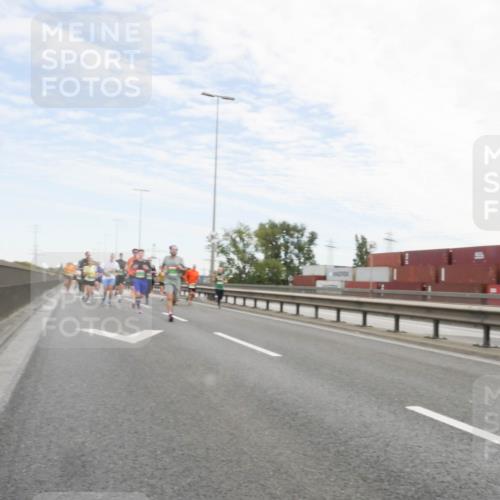 03.10.2025 - Köhlbrandbrückenlauf Matties Gatica Varas http://msf.ph/oto/9171685 03.10.2025 15:17:48 Position 3  meine-sportfotos.de