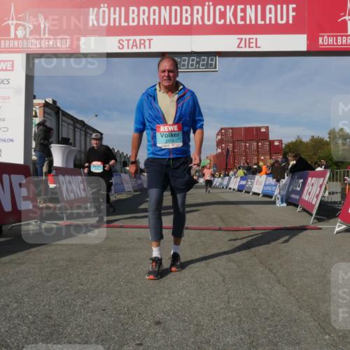 03.10.2025 - Köhlbrandbrückenlauf Matties Gatica Varas http://msf.ph/oto/9171688 03.10.2025 10:38:26 Ziel 2453, 2602, 3097 meine-sportfotos.de
