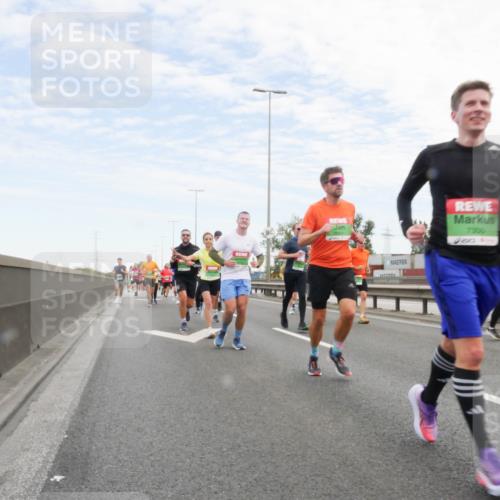 03.10.2025 - Köhlbrandbrückenlauf Matties Gatica Varas http://msf.ph/oto/9171693 03.10.2025 15:17:51 Position 3 7300 meine-sportfotos.de