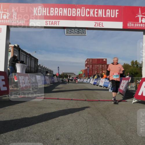 03.10.2025 - Köhlbrandbrückenlauf Matties Gatica Varas http://msf.ph/oto/9171696 03.10.2025 10:38:32 Ziel 2527, 3095 meine-sportfotos.de