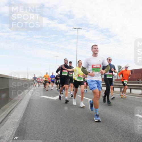 03.10.2025 - Köhlbrandbrückenlauf Matties Gatica Varas http://msf.ph/oto/9171697 03.10.2025 15:17:52 Position 3 9102 meine-sportfotos.de