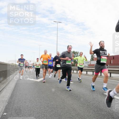 03.10.2025 - Köhlbrandbrückenlauf Matties Gatica Varas http://msf.ph/oto/9171706 03.10.2025 15:17:55 Position 3 071 meine-sportfotos.de