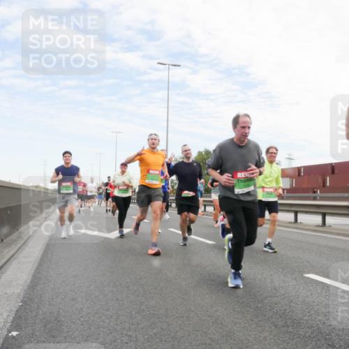 03.10.2025 - Köhlbrandbrückenlauf Matties Gatica Varas http://msf.ph/oto/9171708 03.10.2025 15:17:55 Position 3 20 meine-sportfotos.de