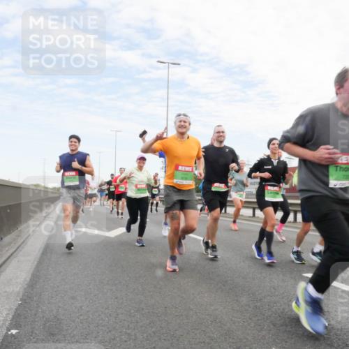 03.10.2025 - Köhlbrandbrückenlauf Matties Gatica Varas http://msf.ph/oto/9171710 03.10.2025 15:17:56 Position 3 505, 728 meine-sportfotos.de