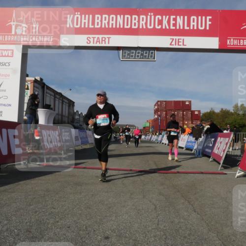 03.10.2025 - Köhlbrandbrückenlauf Matties Gatica Varas http://msf.ph/oto/9171717 03.10.2025 10:38:42 Ziel 2042, 2440, 2626, 2627, 2662, 2859, 2860, 3095, 3438, 3442, 3621 meine-sportfotos.de
