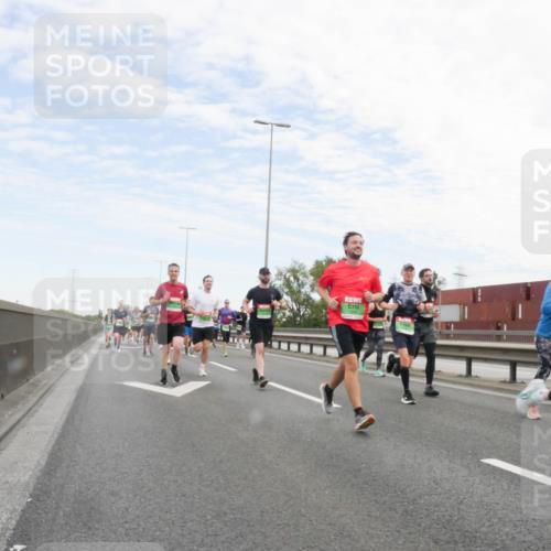 03.10.2025 - Köhlbrandbrückenlauf Matties Gatica Varas http://msf.ph/oto/9171720 03.10.2025 15:17:58 Position 3  meine-sportfotos.de