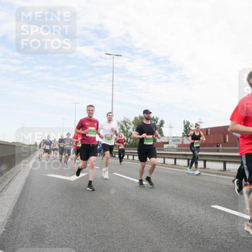 03.10.2025 - Köhlbrandbrückenlauf Matties Gatica Varas http://msf.ph/oto/9171723 03.10.2025 15:17:59 Position 3 7304 meine-sportfotos.de