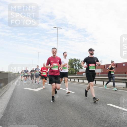 03.10.2025 - Köhlbrandbrückenlauf Matties Gatica Varas http://msf.ph/oto/9171725 03.10.2025 15:18:00 Position 3 7419 meine-sportfotos.de