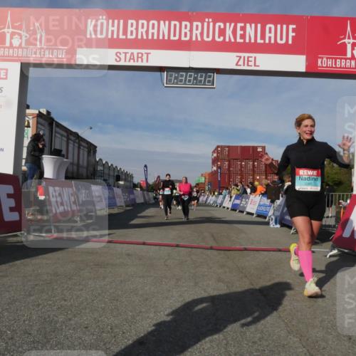 03.10.2025 - Köhlbrandbrückenlauf Matties Gatica Varas http://msf.ph/oto/9171726 03.10.2025 10:38:43 Ziel 2042, 2440, 2626, 2627, 2662, 2859, 2860, 3437, 3438, 3442, 3621 meine-sportfotos.de