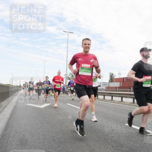 03.10.2025 - Köhlbrandbrückenlauf Matties Gatica Varas http://msf.ph/oto/9171727 03.10.2025 15:18:00 Position 3 7419, 6 meine-sportfotos.de