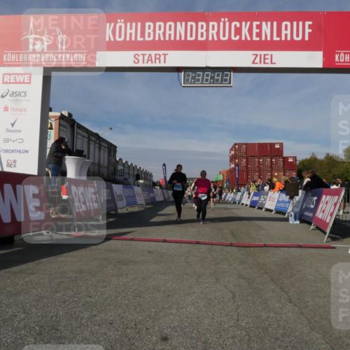 03.10.2025 - Köhlbrandbrückenlauf Matties Gatica Varas http://msf.ph/oto/9171731 03.10.2025 10:38:44 Ziel 2042, 2440, 2626, 2627, 2662, 2859, 2860, 3437, 3438, 3442, 3621 meine-sportfotos.de