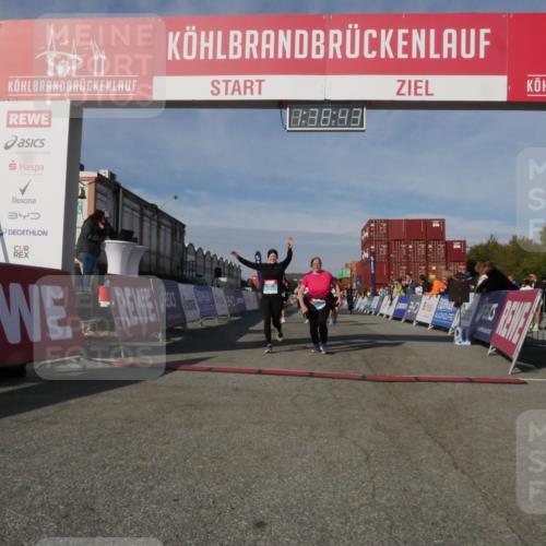 03.10.2025 - Köhlbrandbrückenlauf Matties Gatica Varas http://msf.ph/oto/9171733 03.10.2025 10:38:45 Ziel 2042, 2279, 2440, 2626, 2627, 2662, 2859, 2860, 3437, 3438, 3442, 3621 meine-sportfotos.de