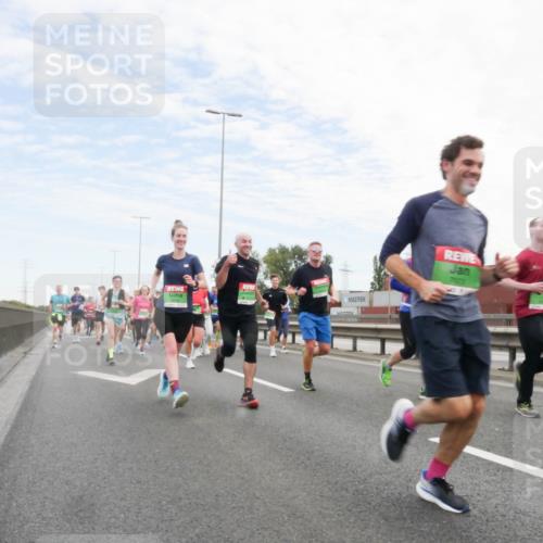 03.10.2025 - Köhlbrandbrückenlauf Matties Gatica Varas http://msf.ph/oto/9171736 03.10.2025 15:18:03 Position 3 7923 meine-sportfotos.de