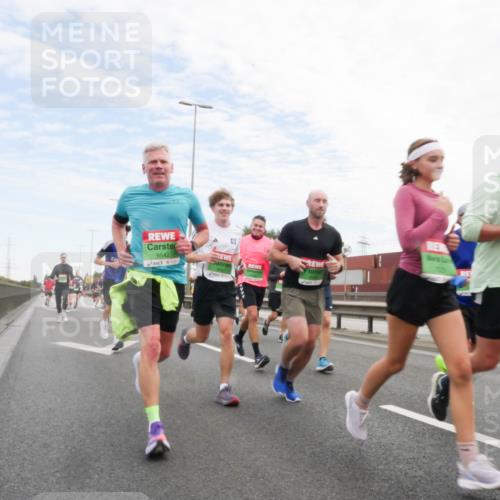 03.10.2025 - Köhlbrandbrückenlauf Matties Gatica Varas http://msf.ph/oto/9171755 03.10.2025 15:18:07 Position 3 9542 meine-sportfotos.de