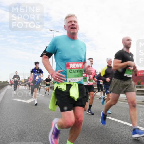 03.10.2025 - Köhlbrandbrückenlauf Matties Gatica Varas http://msf.ph/oto/9171757 03.10.2025 15:18:08 Position 3 9542 meine-sportfotos.de