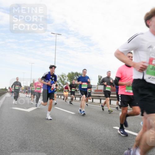 03.10.2025 - Köhlbrandbrückenlauf Matties Gatica Varas http://msf.ph/oto/9171759 03.10.2025 15:18:08 Position 3  meine-sportfotos.de