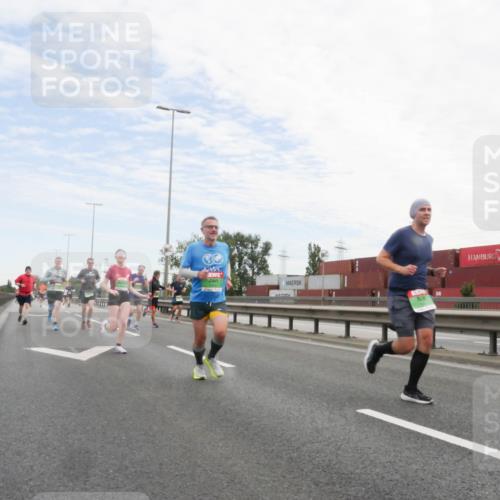 03.10.2025 - Köhlbrandbrückenlauf Matties Gatica Varas http://msf.ph/oto/9171773 03.10.2025 15:18:12 Position 3  meine-sportfotos.de