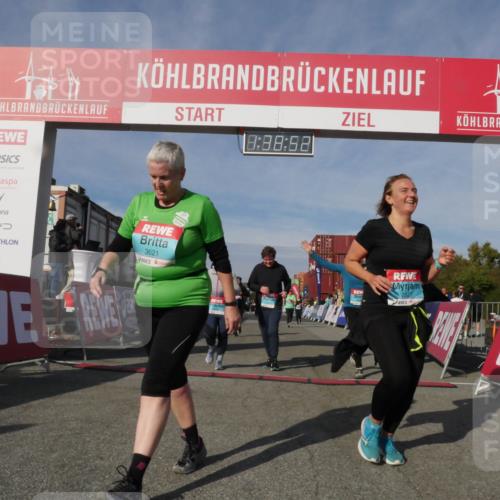 03.10.2025 - Köhlbrandbrückenlauf Matties Gatica Varas http://msf.ph/oto/9171774 03.10.2025 10:38:54 Ziel 2279, 2434, 2575, 3040, 3437, 3438, 3442, 3475 meine-sportfotos.de